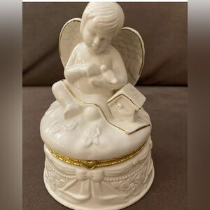Vintage Ceramic Porcelain Child Angel Trinket Box Gold Tone Trim Heart Closure